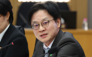 산업장관 "석유 北반출설 '가짜뉴스'…엄정 대처"