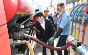 산업장관, '비축유 北 유입설' 제기한 전한길뉴스 등 고발