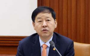 구윤철 "대체 포장재 활용…표시규제 완화"