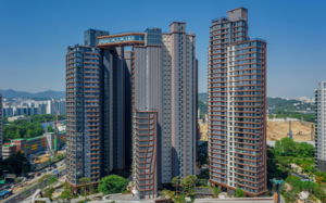 대출 막혀도 신고가…래미안 원펜타스 100억