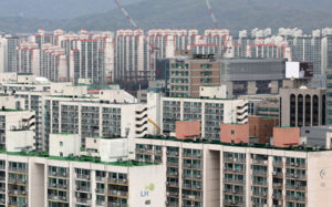 강남 집값 상승 브레이크…26개월만 하락 전환