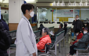 공보의 반토막…취약지 공백 추경으로 메운다