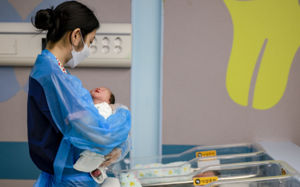 2월 출산율 0.93명…출생아 수 7년만에 최대