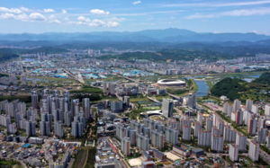 9조 쓴 공공기관 지방行…"인구 증가 5곳뿐"