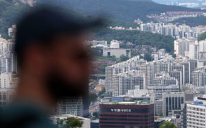 포모 확산에…서울 매매, 6년만에 전세 추월