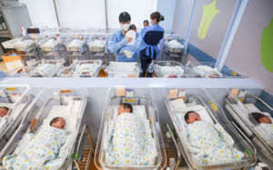 4월 출생아 증가율 역대급…합계출산율 0.93명
