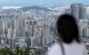 서울 집값 10억…결국 보유세 강화카드 쓰나