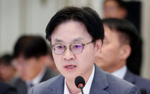 산업장관 "영업익 N% 성과급, 자본주의 저해"