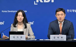 KDI, 성장률 3.2% 상향…"체감경기는 나빠"