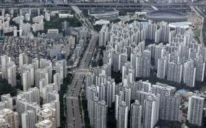 서울 집값 평균 16억 돌파…강남 잡자 외곽으로
