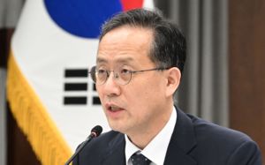 새 경제사령탑 이형일…세제·부동산 등 과제 산적
