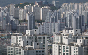 키맞추는 강북 아파트, 중위값 10억 넘었다