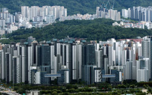 강남 집값 하락할 때 서울 중위는 8억 넘겨