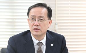이형일호 출범…첫 과제는 잠재성장률 반등