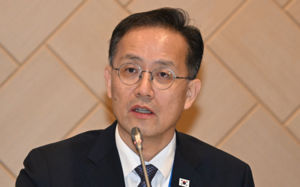이형일 "3% 중반 성장 가능…소비로 전이될 것"