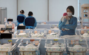 출생아 26개월째 늘었다…8월에도 13% 증가