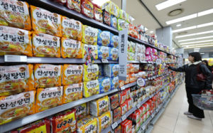 김치·즉석밥·라면·치킨…담합 의혹조사 확대