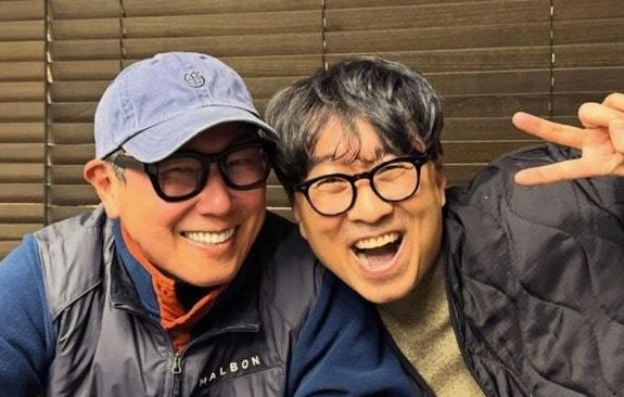 윤종신, 장항준과 우정샷 "'천만'에도 전혀 안변해"