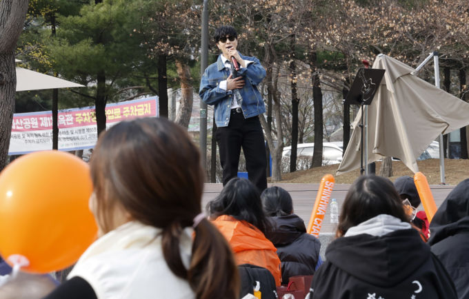 김동완, 잇단 설화에 사과 "언행에 책임감 갖겠다"
