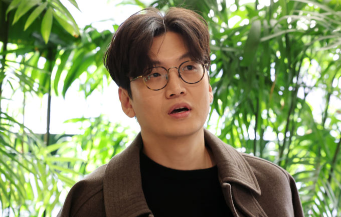 '성범죄 의혹' 황석희 논란에 '유 퀴즈', 출연편 비공개 처리