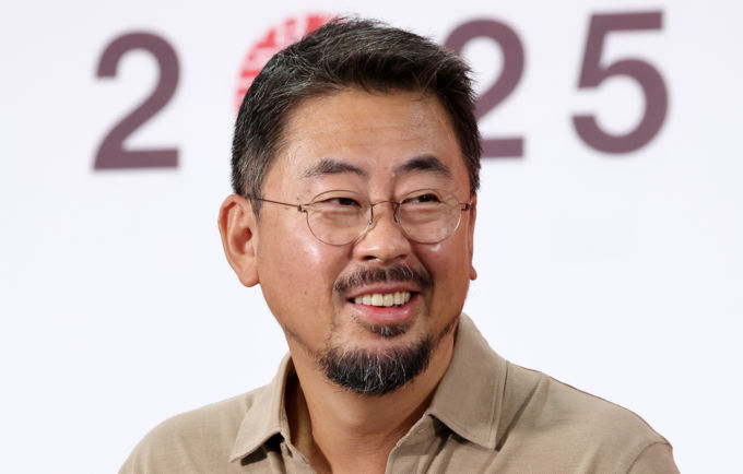 나홍진 '호프' 칸 경쟁부문에 연상호 좀비물 '군체' 비경쟁