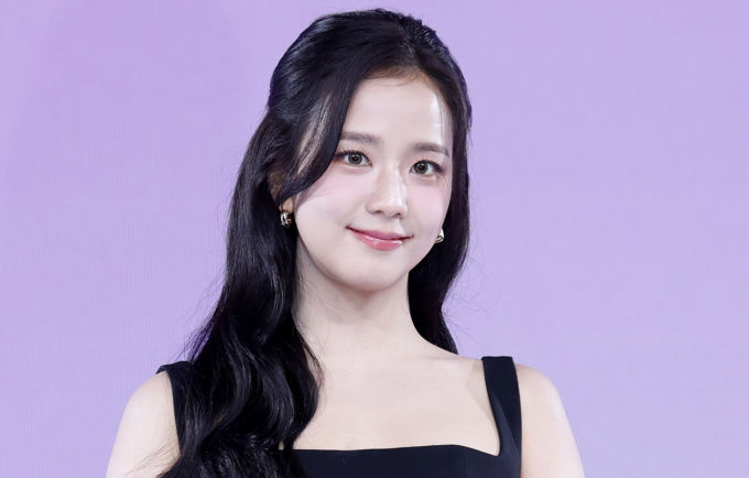 지수, 공항 취재 취소 '친오빠 의혹' 영향?