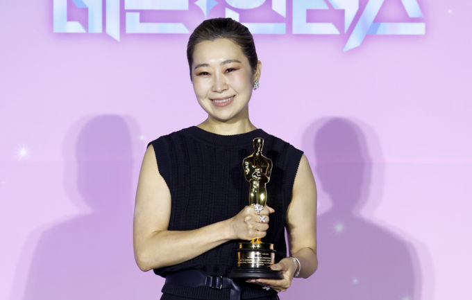 '케데헌' 매기강 감독 안효섭 소속사와 계약