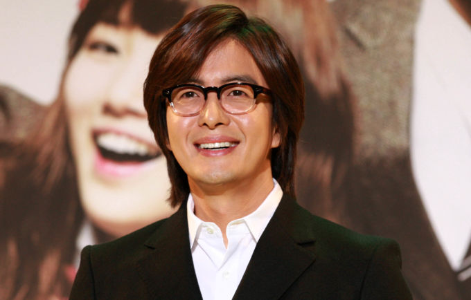 두문불출 배용준·박수진 근황 자녀들과 싱가포르 공항 목격
