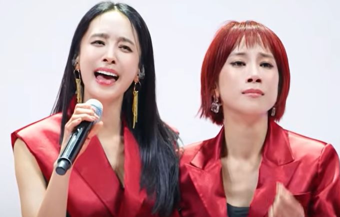 왕따 논란 딛고 쥬얼리 재회 조민아 "다시 노래할 줄은"
