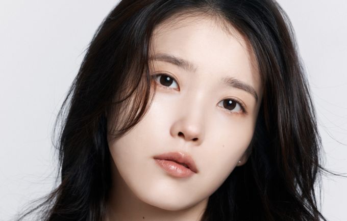 아이유, 이관개방증 악화 공연 취소·앨범 발매 연기