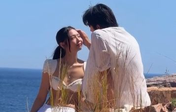 실제 연인 같은 스킨십 제니-카이 설레는 투샷