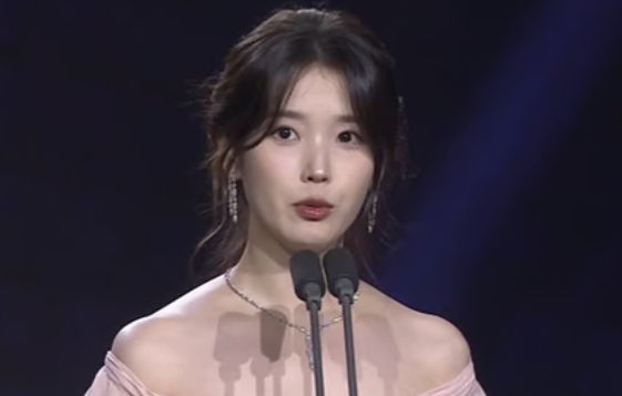 '건강 악화' 아이유 열흘만에 공식석상