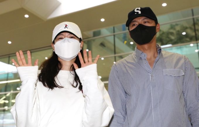 현빈♥손예진, 아들과 일본서 가족여행 포착