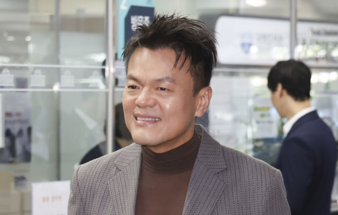 '진심 소명' 박진영, 국감장 도착