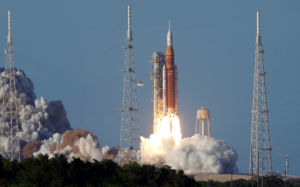 아르테미스 달로…깃발꽂기→자원선점 경쟁