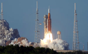 54년 만의 달 탐사선에는 화장실 있다는데…