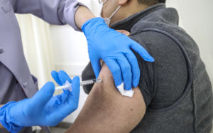 한번에 독감·코로나 막는 주사…韓도 도입 준비