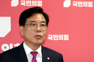 국힘·개혁신당, 李 국민임명식 불참…조국 사면 등 항의 차원
