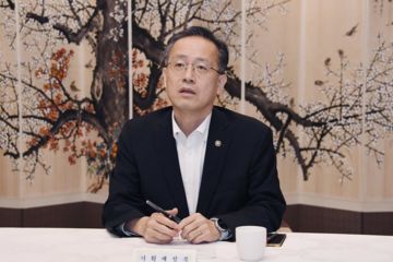 기재차관 "文정부 때와 달라…토허구역 시장 안정"