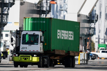 트럼프, 쇠고기·커피·열대 과일 관세 폐지 행정명령