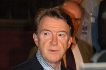 성범죄자 유착에도 귀족 작위는 종신?…英상원 '퇴출' 광풍