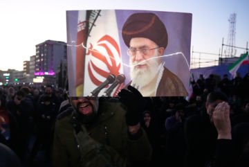 美·이스라엘 공습에 하메네이 아내도 사망