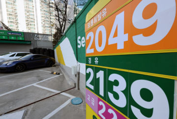 유가 110달러 돌파…"스태그플레이션 공포" vs "침체 가능성 낮다"