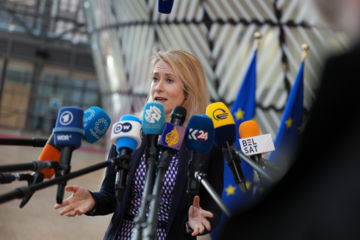 EU, 호르무즈 군사개입 거부…美에 "협박 말라. 우리 전쟁 아냐"