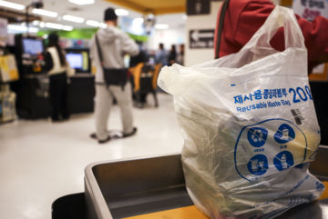 종량제봉투 사재기?…생활용품 원가 도미노 압박