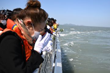 "딸, 아빠 왔다"…맹골수도에 울려 퍼진 단원고 250명의 이름