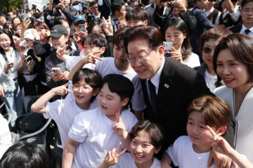 李, '소풍가게 해주세요' 어린이 요청에 "준비할게요"