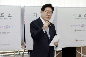 靑, 李 투표지 노출 논란에 "기표 질문하는 것, 무효 아냐"