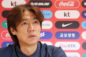 홍명보·손흥민 락커룸서 마찰 있었나…日 매체 집중 조명