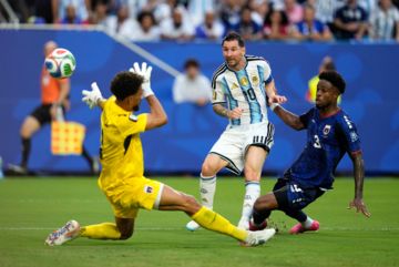 메시의 산책 축구…63% 걷고 25% 서 있다 '골'